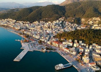igoumenitsa-port-town-mountain-ferry-routes