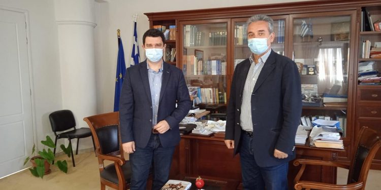 «Τρίτσης», λαϊκές αγορές και δασικοί χάρτες