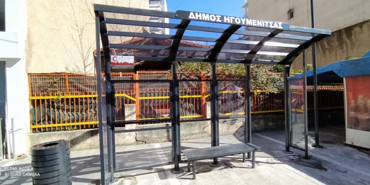 Τοποθέτηση νέων στεγάστρων στάσεων αστικής συγκοινωνίας