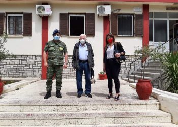 Τιμήθηκε από το διοικητή του Τάγματος Φιλιατών ο πατέρας της Σταυρούλας Μπραΐμη