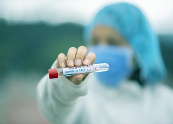 “Κλειδώνει” η νέα τιμή πλαφόν για τα μοριακά PCR test