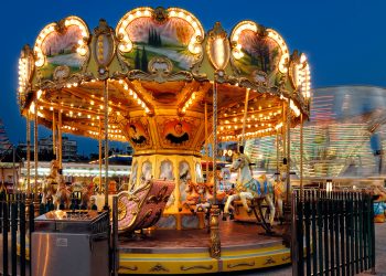 louna-park-carousel
