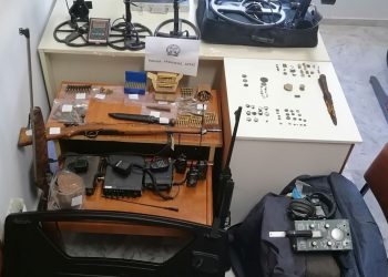 ΠΕΡΙ ΑΡΧΑΙΟΤΗΤΩΝ ΑΡΤΑ