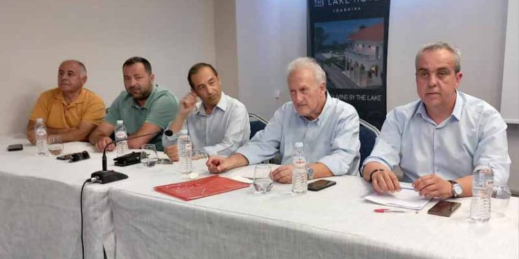 Αυτόνομη κάθοδος στην Περιφέρεια Ηπείρου για το ΠΑΣΟΚ