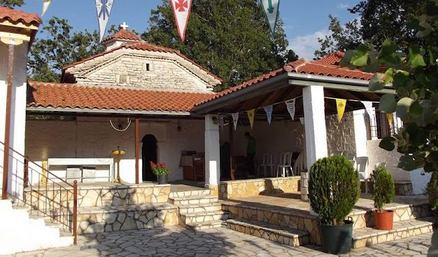 moni_mixlas_paramythias