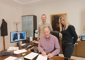 νταησ-χαμογελο