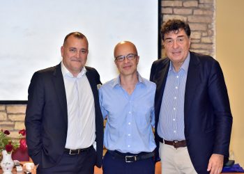 Ο Αλ. Παπαχελάς μίλησε για το βιβλίο του «Ένα σκοτεινό δωμάτιο, 1967-1974»