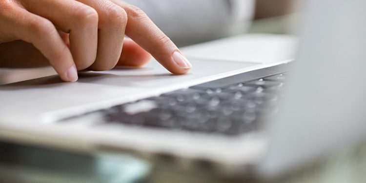 INTERNET_LAPTOP_PC_ERGASIA