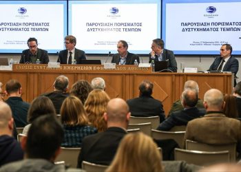 «Πιθανή η παρουσία άγνωστου καυσίμου», λέει το πόρισμα για τα Τέμπη
