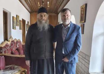 Ο νέος δήμαρχος πήρε την ευλογία του ηγουμένου…