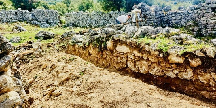 Καθαρισμός στην Παναγία και στο Νεκροταφείο του Σουλίου, στο πλαίσιο των έργων της ΟΧΕ