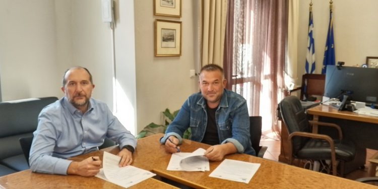 Υπογραφή σύμβασης για έργο «Κατασκευή τεχνικών προστασίας οδών και κοινοχρήστων χώρων Δημοτικής Κοινότητας Παραμυθιάς»